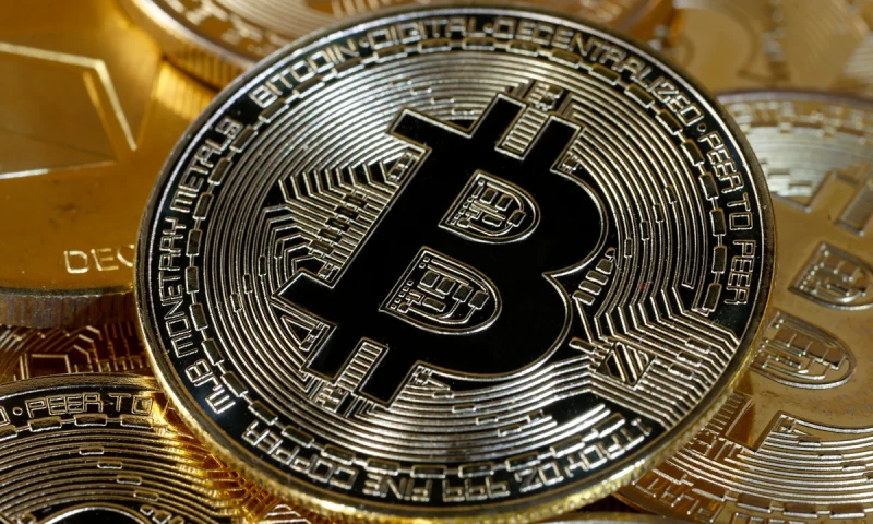  Crypto Market Kicks Off 2025 with Gains: Bitcoin Tops $95,000